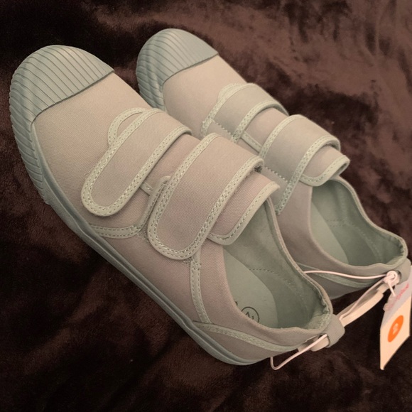 Cat & Jack sneakers - Picture 3 of 4